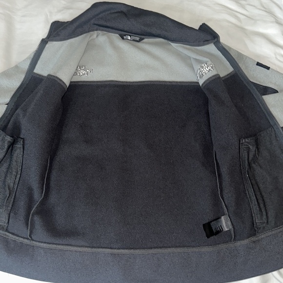 The North Face Women's Black and Gray Jacket - Picture 3 of 6